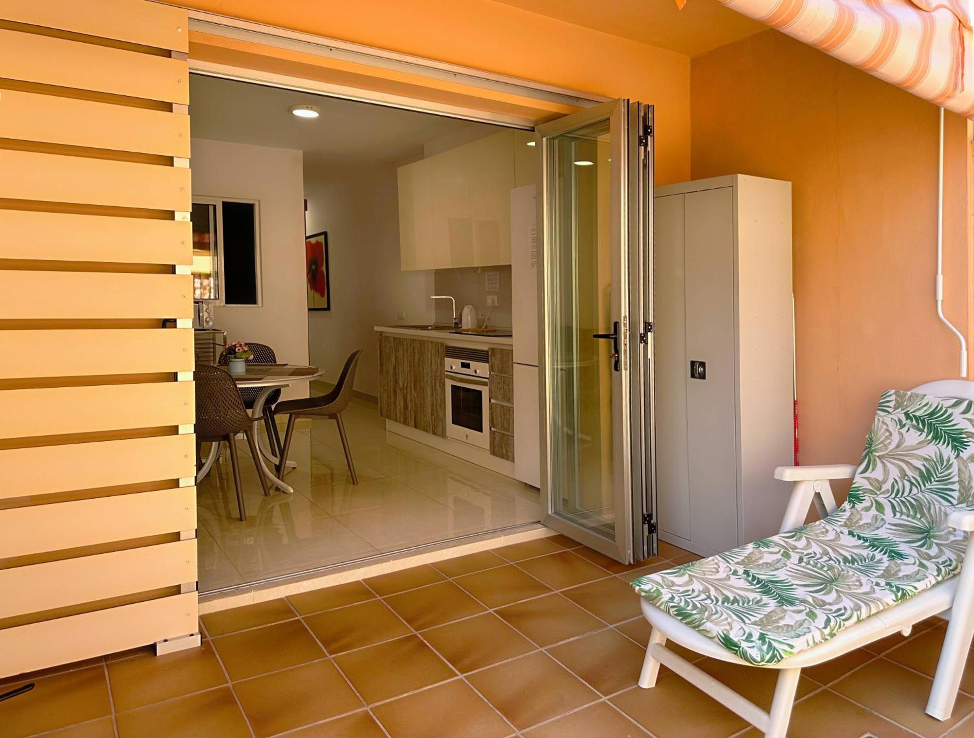 Los Cristianos Piscina Y Terraza Экстерьер фото